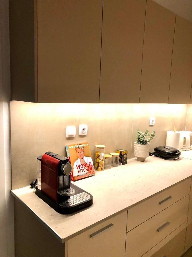 Апартаменты Bright Spacious Modern 3Rd Flr City Oasis-Sleeps 5 Афины Экстерьер фото